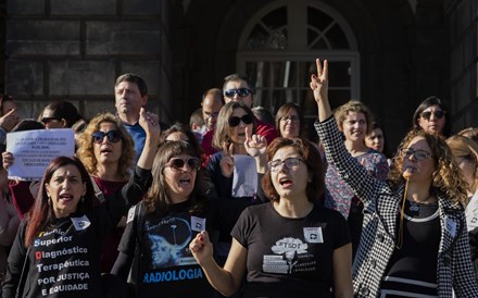 Técnicos de diagnóstico em greve contra fim de negociações