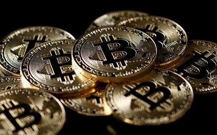 Bitcoin com queda de 1.800 dólares em 10 minutos