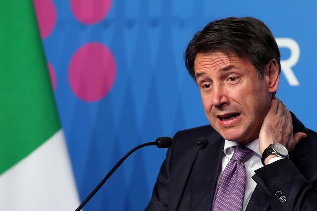 Conte assume negociações com Bruxelas e esforça-se por baixar o défice