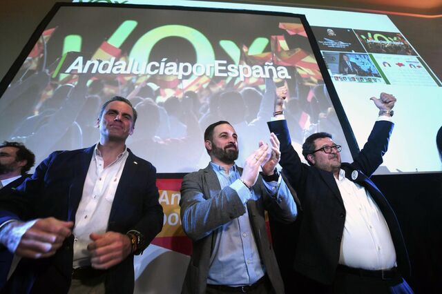 Extrema-direita pode governar na Andaluzia e dar mote a Sánchez