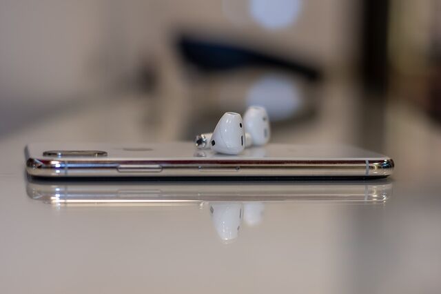 Airpods vão ser acessório mais popular de sempre da Apple e vendas vão disparar