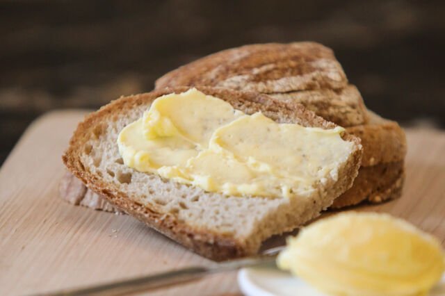 Senhor ministro Matos Fernandes,  quer provar esta manteiga açoriana? 