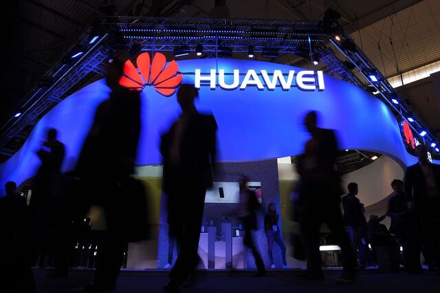 Huawei: Decisão dos EUA vai deixar o país 'para trás' no 5G e levanta 'questões legais graves'