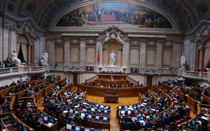 Lei de financiamento embaraça partidos