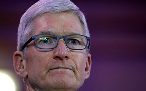 CEO da Apple critica redes sociais por algoritmo que espia os utilizadores