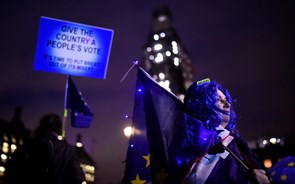 Brexit: O que pode acontecer depois do chumbo do parlamento britânico?