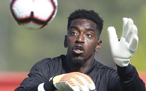 Benfica empresta guarda-redes Bruno Varela ao Ajax 