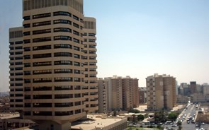 Banco central da Líbia anuncia reunificação e acaba com divisão de uma década
