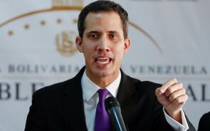 Juan Gaidó é opositor a Nicolas Maduro na Venezuela