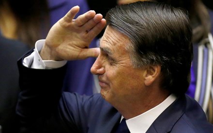 Paragrafino Pescada aborda o cocó de Bolsonaro e a temática dos trocadilhos de caca