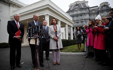 Trump e líderes do Congresso terminam reunião sem sinais de progresso para fim do shutdown