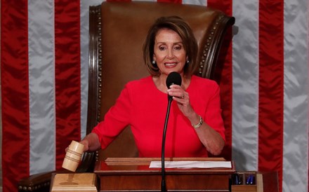 Democrata Nancy Pelosi continuará a liderar a Câmara de Representantes