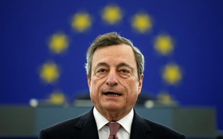 Draghi: 'Queremos ver as próximas projeções económicas antes de agir'