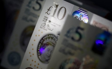 Banco de Inglaterra afirma que notas com cara da Rainha ainda são válidas 