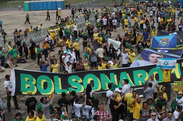 Exaltação de apoiantes e segurança apertada na espera da tomada de posse de Bolsonaro