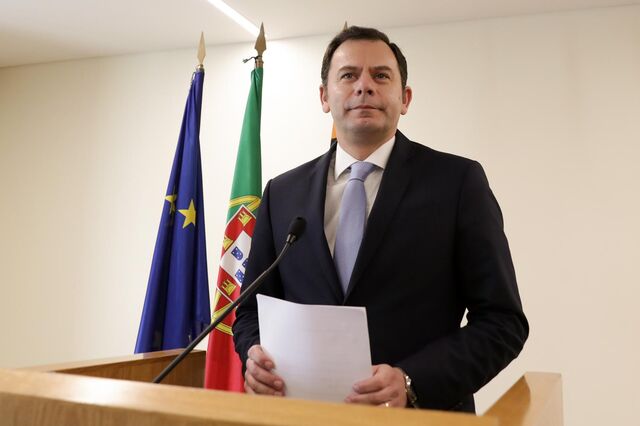 Montenegro pede cartão amarelo ao PS nas europeias e vermelho nas legislativas