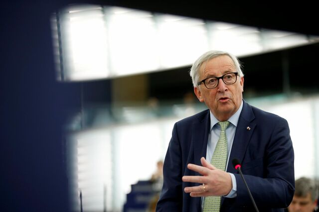 Juncker faz 'mea culpa' nos 20 anos do euro. 'Nós insultámos a Grécia'