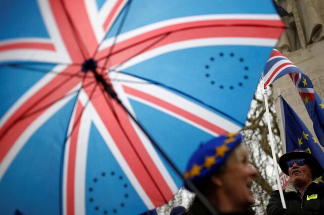 Westminster chumba acordo do Brexit e adensa neblina do lado de lá da Mancha