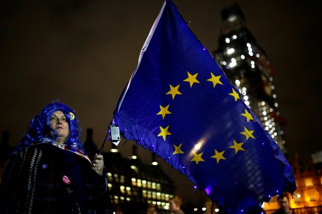 Parlamento britânico adia Brexit. Falta saber por quanto tempo