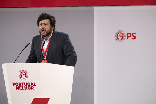 Covid-19: PS admite cenário de estado de emergência