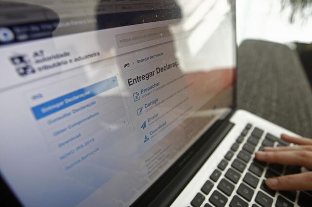 Contas na Revolut têm de ser declaradas no IRS