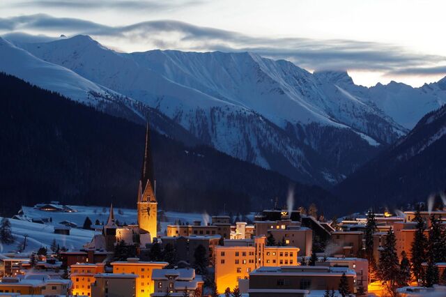Escândalos perseguem homens poderosos (e uma mulher) em Davos