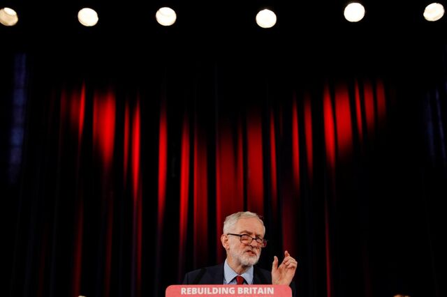 Corbyn promete censura a Boris Johnson para travar Brexit sem acordo