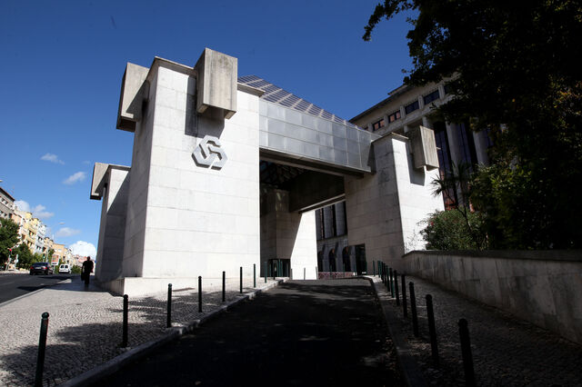 O que aconteceu aos projetos financiados pela Caixa?