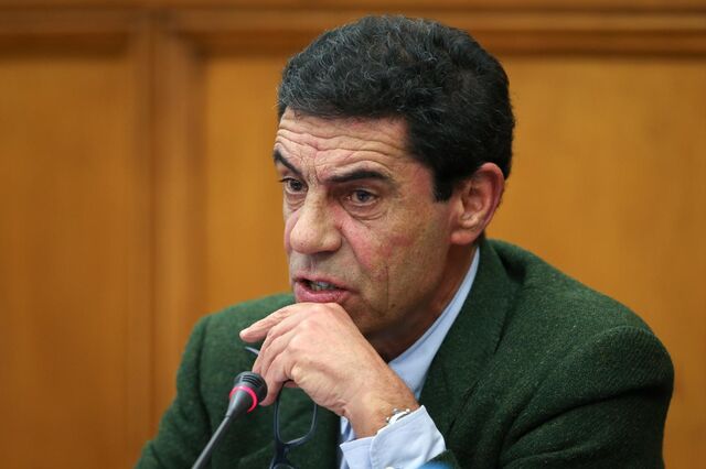 Endesa paga coima de 50 mil euros e 50 euros a consumidores após infração com contratos