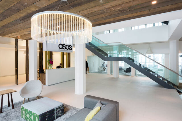 Ações da Asos afundam 15% com profit warning e saída de CEO
