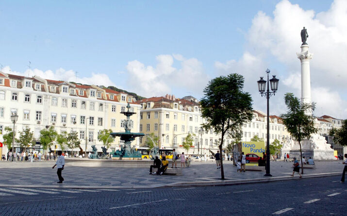 Rossio Mabel compra quarteirão da Suíça