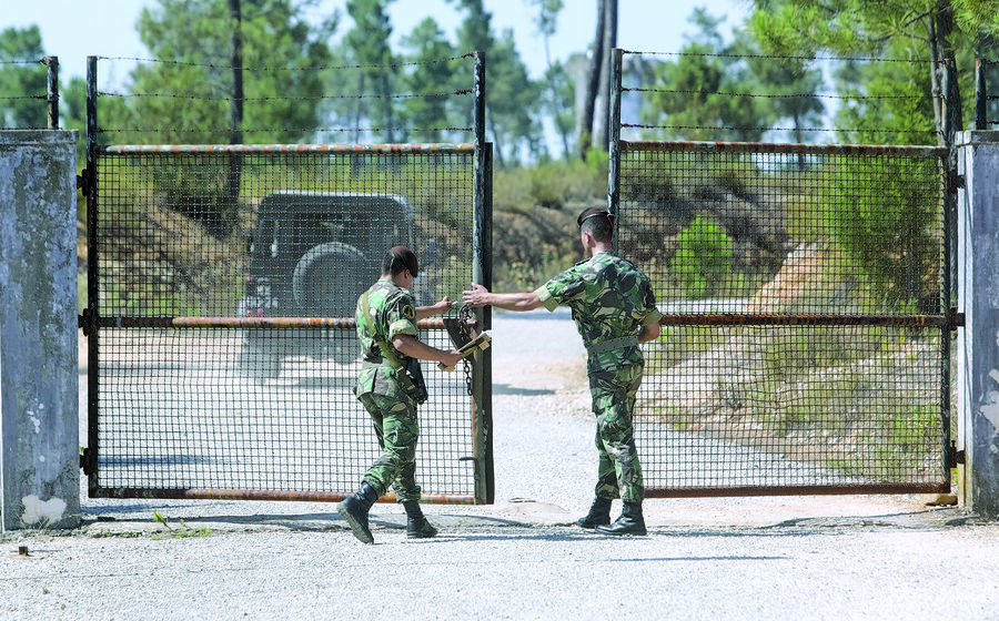 Unidade de Contraterrorismo da Polícia Judiciária fez oito detenções, de civis, desmantelando o grupo que assaltou Tancos em junho de 2017  