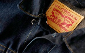 Levi’s supera expectativas no IPO e levanta 623 milhões. Ações estreiam hoje