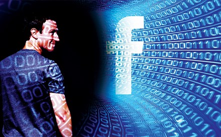 Facebook condenado a pagar multa de cinco mil milhões de dólares