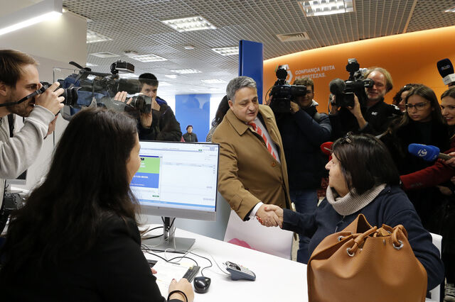 PS e PSD põem água na fervura na demissão de Carlos Costa