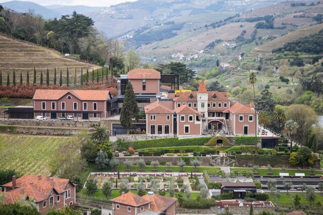 Grupo InterContinental compra donos do hotel Douro Valley por 300 milhões