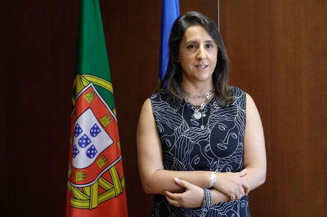 Empresas arriscam multas se pagarem salários diferentes a homens e mulheres