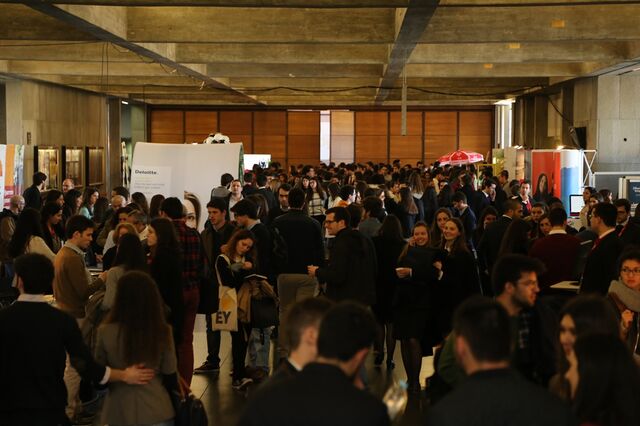 Empresas voltam à FEP para 'agarrar' economistas e gestores
