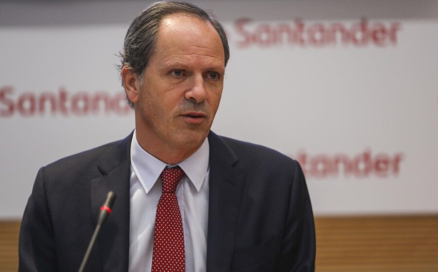 Pedro Castro Almeida santander totta
