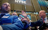 Wall Street abre a cair mais de 2%. Ações das transportadoras aéreas afundam