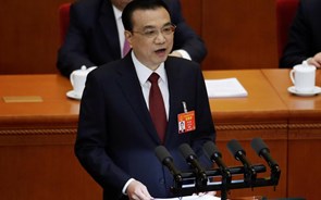 China reduz meta do défice orçamental para 3,2% após superar pandemia da covid-19