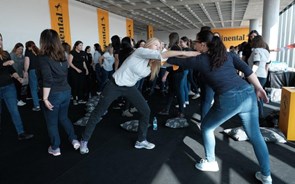 Mulheres aprendem a defender-se na Continental Mabor 