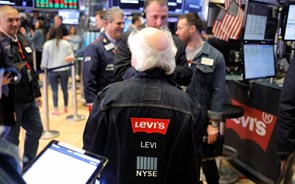 Levi's dispara 35% na estreia em bolsa