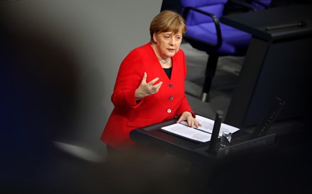 Merkel aceita pedido de May se Parlamento britânico aprovar acordo de saída na próxima semana