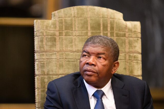 Angola aumenta salário mínimo garantido em 30% para 60 euros