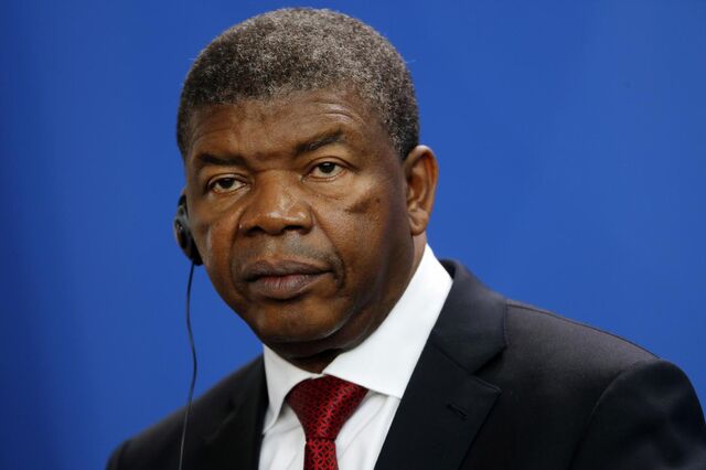 Presidente angolano exonera e nomeia embaixadores em África e Ásia