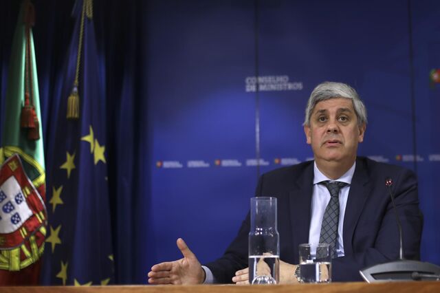 FMI quer mais 2 mil milhões de esforço orçamental e revisão de carreiras da Função Pública