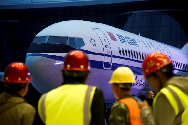 Trump também proíbe 737 Max de voar e Boeing apoia decisão