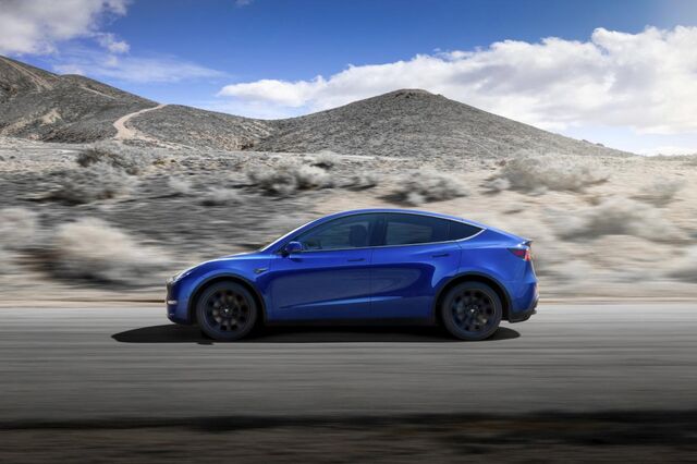 Tesla corta preço do Model Y e cancela versão mais económica