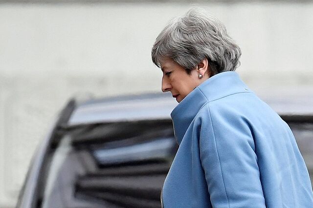 Brexit em suspenso após travão no Parlamento. Extensão pode ir até um ano